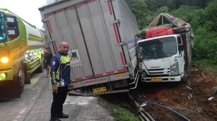 Lagi, Kecelakaan Ganda Terjadi di Jalur Ekstrem Sitinjau Lauik