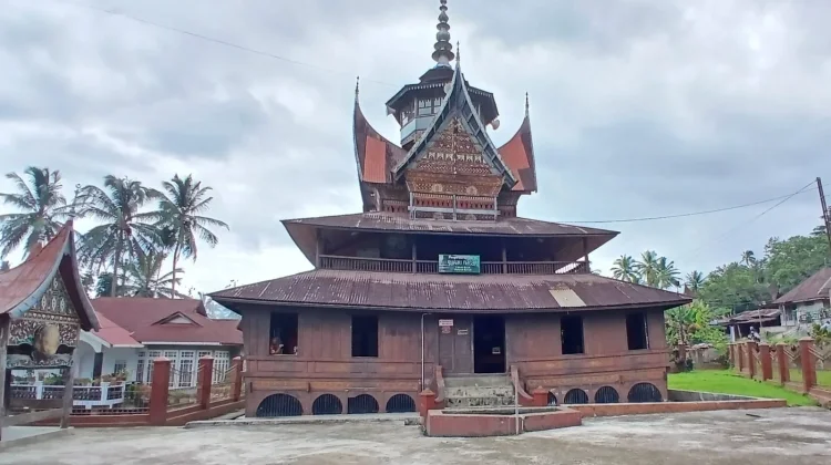 Surau Lubuk Bauk, Warisan Sejarah Minangkabau yang Tetap Kokoh Melintasi Zaman