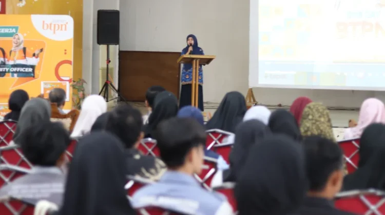 Ratusan Pencari Kerja Antusias Ikuti One Day With BTPN Syariah