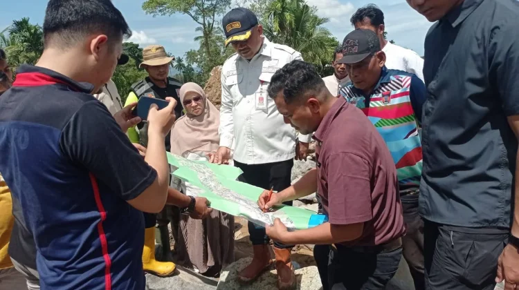 Sekda Padang, Tinjau lokasi banjir  Guo Lapau Munggu dan Kampuang Tanjuang