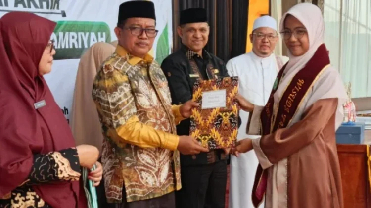 67 Santri Al Zamriyah Wisuda Tahfidz, Tujuh Hafal 30 Juz Al-Qur'an