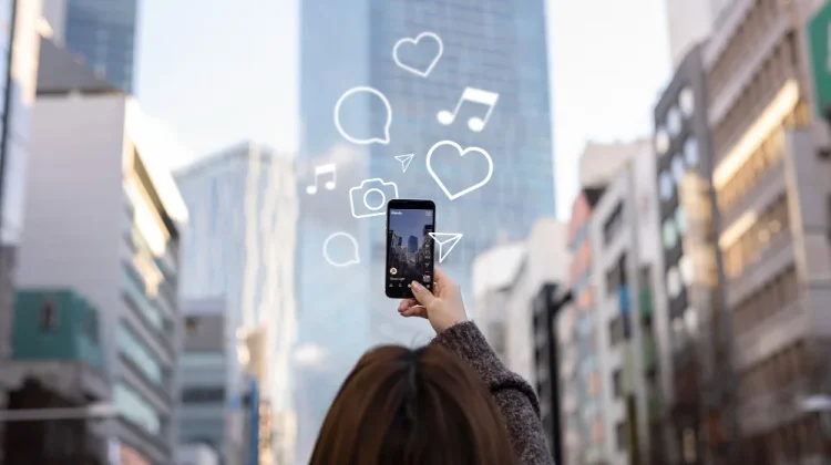 Di Balik Ramainya Media Inspirasi Digital Berbasis Repost