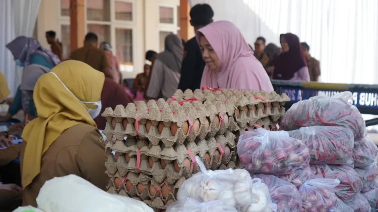 Pasar Murah Payakumbuh Diserbu Warga, Harga Bahan Pokok Disubsidi hingga 50 Persen
