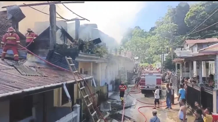 Tiga Rumah dan Dua Motor Hangus Terbakar di Luki Padang