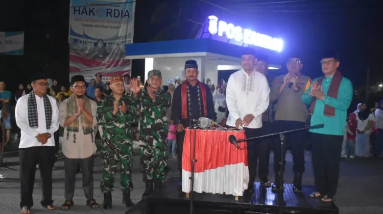 Cahaya Obor dan Gema Takbir Warnai Malam Idul Adha 1447 H di Agam