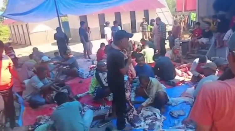 Pemko Padang Salurkan Hewan Kurban untuk Warga Huntap dan Huntara