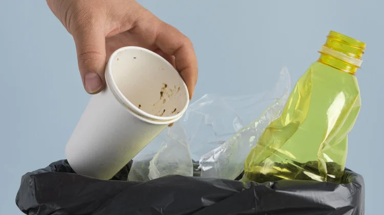 Kebiasaan Kecil yang Menyelamatkan Lingkungan: Kurangi Plastik Sekali Pakai