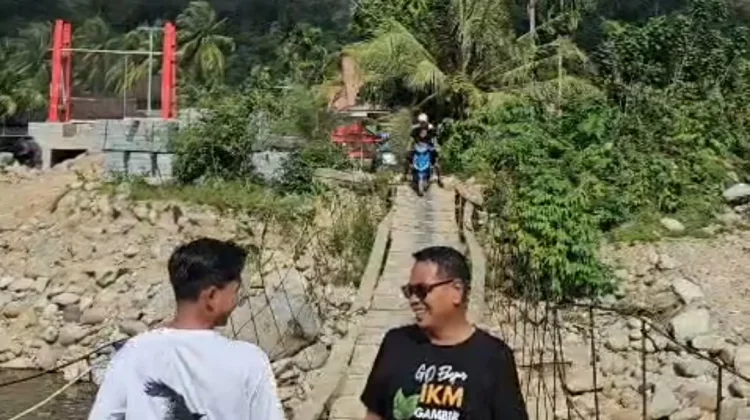 Pembangunan Jembatan Gantung Koto Rawang Rampung Agustus 2026