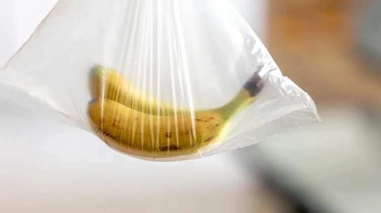 Mencari Pengganti Kemasan Makanan di Tengah Melambungnya Harga Plastik