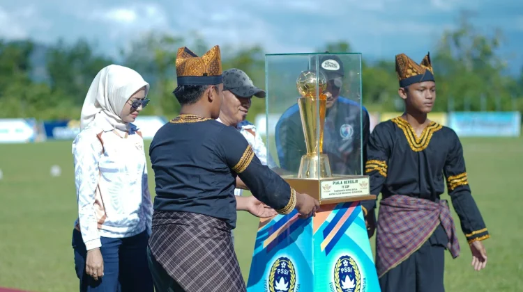 Wali Kota Solok Apresiasi Turnamen Sepak Bola FE Cup II