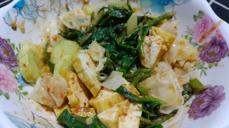 Pecel Sayur dan Manfaatnya bagi Program Penurunan Berat Badan
