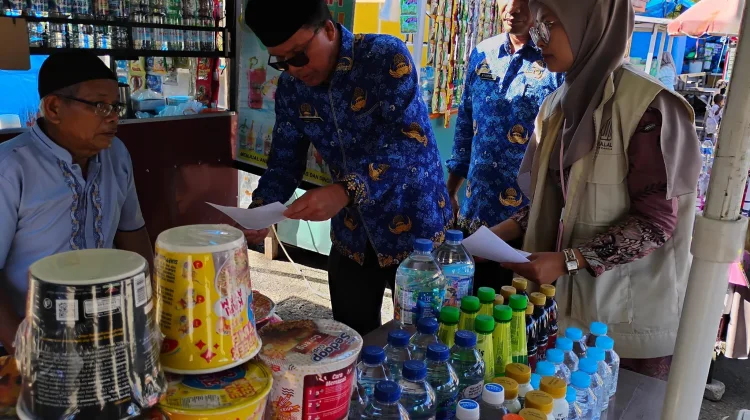 emkab Pesisir Selatan Dorong UMKM Wisata Pantai Carocok Miliki Sertifikat Halal