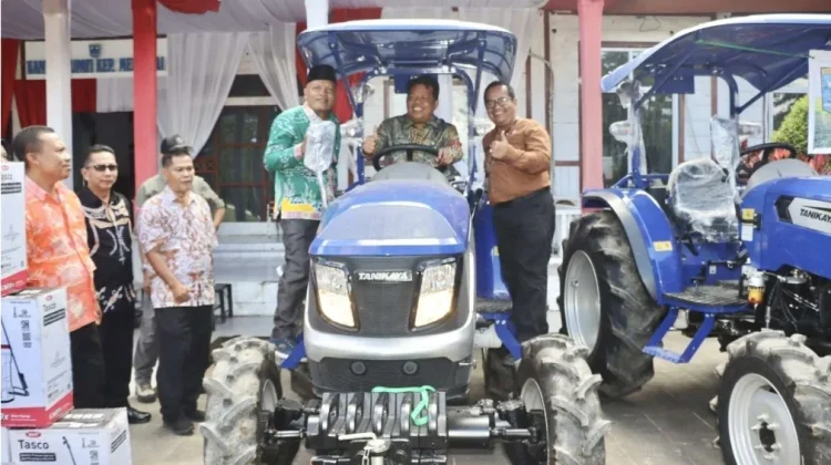 Pemkab Kepulauan Mentawai Terima Bantuan Alat Pertanian untuk Tingkatkan Produk