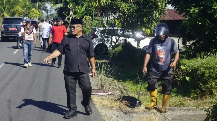 Gerakan ASRI Satukan ASN Pasaman Barat Bersihkan Lingkungan Nagari