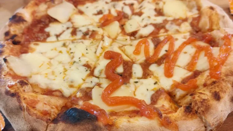 Nikmatnya Pizza Homemade dengan Topping Favorit