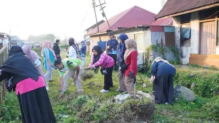 Ratusan Elemen Masyarakat dan Aparat Berkolaborasi Bersihkan Kota