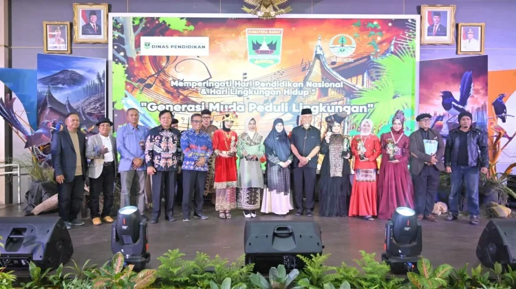Mahyeldi Gaungkan Pesan Pelestarian Lingkungan lewat Lomba Lagu Pasan Buruang