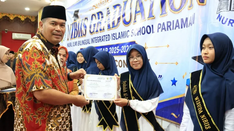 Wali Kota Pariaman Hadiri Wisuda Tahfiz 53 Siswa NIBIIS di Aula Balaikota
