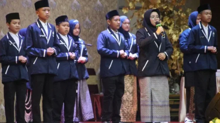 Siswa MTsN 6 Padang Lulus 100 Persen, Sebagian Hafal Al-Qur'an hingga 20 Juz