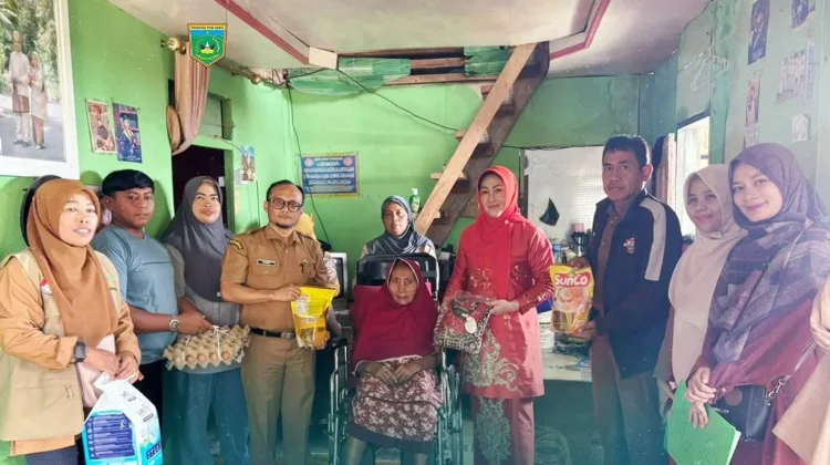 LKKS Padang Panjang Salurkan Bantuan untuk Lima PPKS di Empat Kelurahan