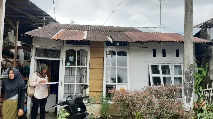 Dinas Perkim Padang Renovasi 22 Unit Rumah Tidak Layak Huni