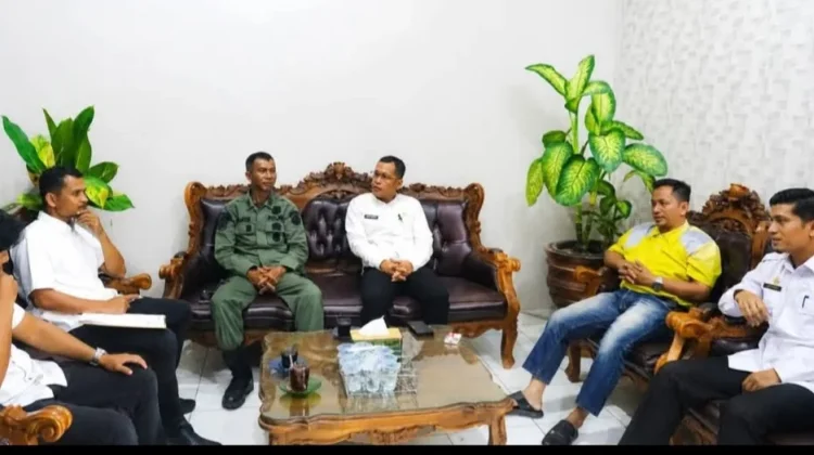 DLH Pasbar Klarifikasi Penebangan Sengon Hutan Kota
