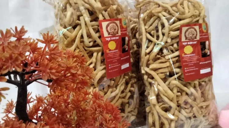 Rahasia Kue Bawang Bu Peli Bertahan Lebih dari Dua Dekade