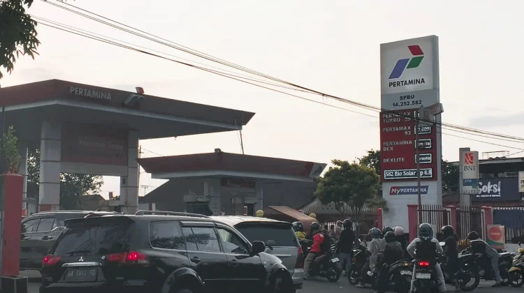 Sebagian Warga Padang Tetap Bertahan Gunakan Pertamax meski Harga Naik