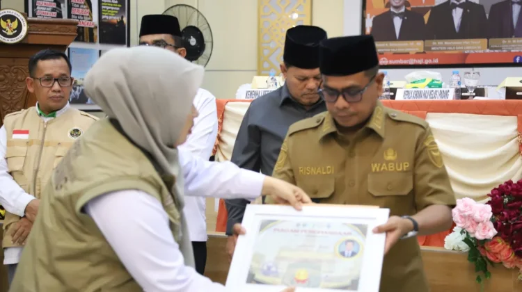 Wabup Pesisir Selatan Ajak Jemaah Haji Menjadi Suri Teladan di Masyarakat