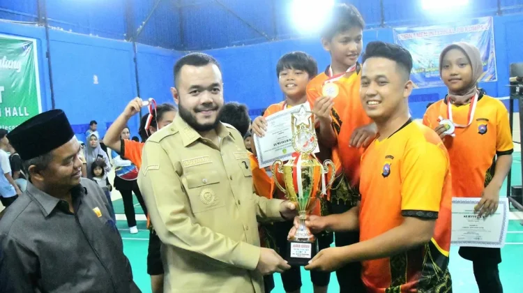 Kota Padang Perkuat Pembinaan Atlet Bulutangkis melalui Anak Nagari Cup