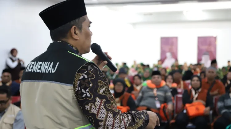 Sebanyak 393 Jemaah Umrah Perdana Berangkat dari Padang ke Madinah