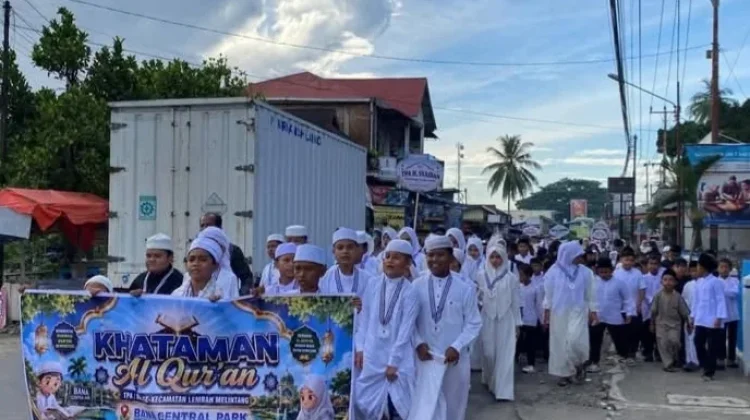 Dukung Generasi Qur’ani, Bupati Yulianto Hadiri Khatam Al-Qur’an Massal di Pasbar