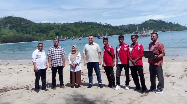 Investor PLTS Tinjau Sejumlah Lokasi Potensial di Pesisir Selatan