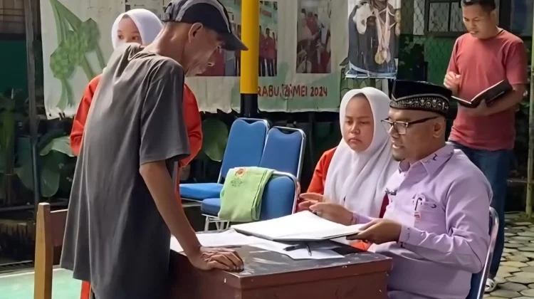 Ayah di Padang Diimbau Ambil Rapor Anak