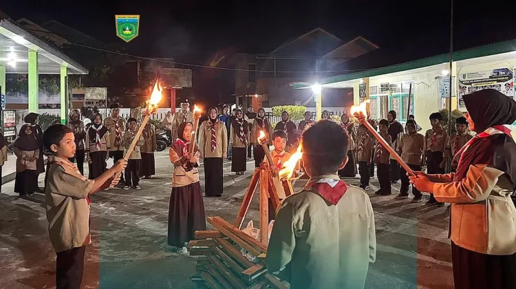 Persami SDN 14 Padang Panjang Barat Bangun Karakter Siswa lewat Malam Api Unggun