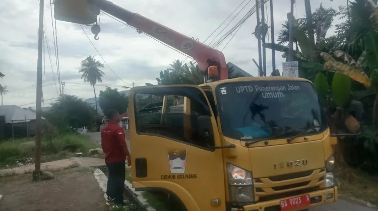 Koto Lalang Perbaiki dan Tambah Lampu Jalan Dukung Smart Surau