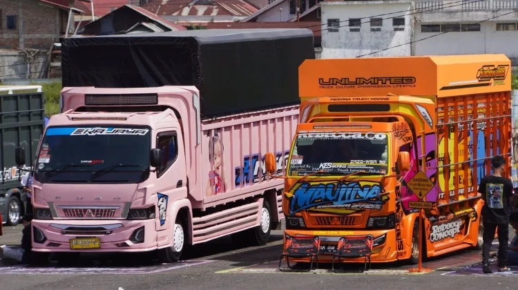 Ratusan Modifikator Ramaikan Kontes Truk dan Bus di Padang Panjang