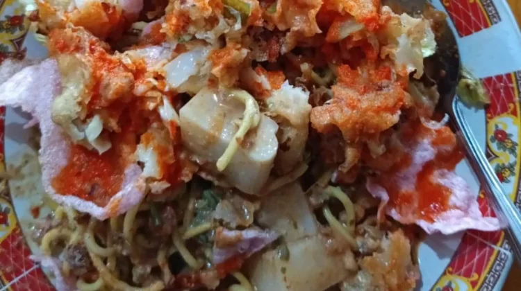 Kuliner Lontong Pical Khas Sumatera Barat