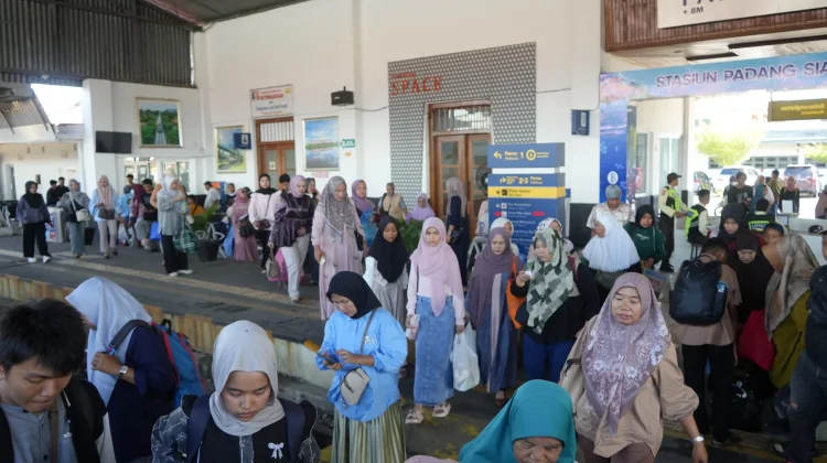 Menjelang Puncak Hoyak Tabuik, 4.655 Kursi Kereta Api Masih Kosong