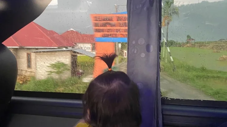 Tips Aman dan Nyaman Naik Bus Bersama Bayi saat Perjalanan Jauh