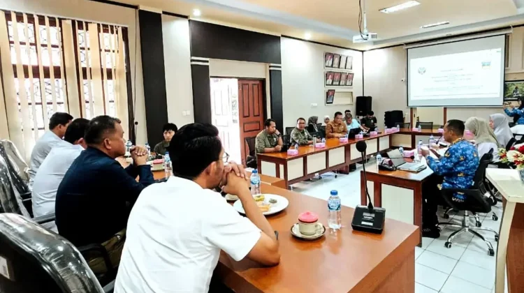 Pemkab Solok Selatan dan TNKS Bahas Pendakian Gunung Kerinci