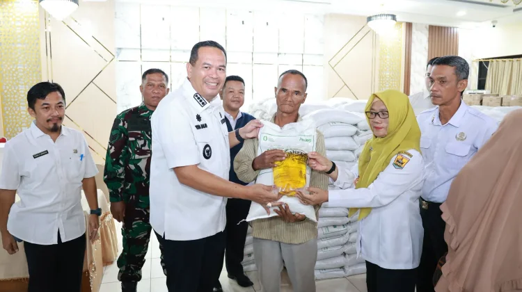 KPM di Kecamatan Pariaman Selatan Terima Bantuan Pangan