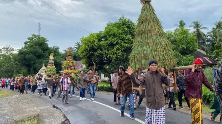 Tradisi Bersih Desa Warisan Budaya Terus Dilestarikan Warga Pasbar