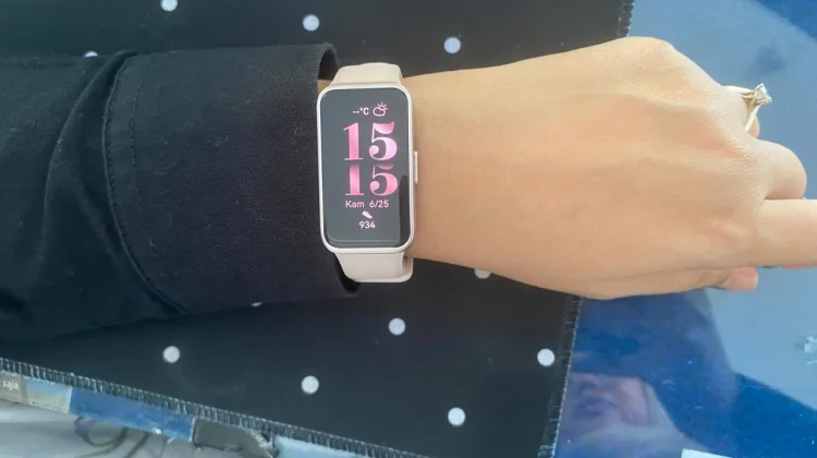 Smart Watch Jadi Tren Penunjang Gaya Hidup Sehat
