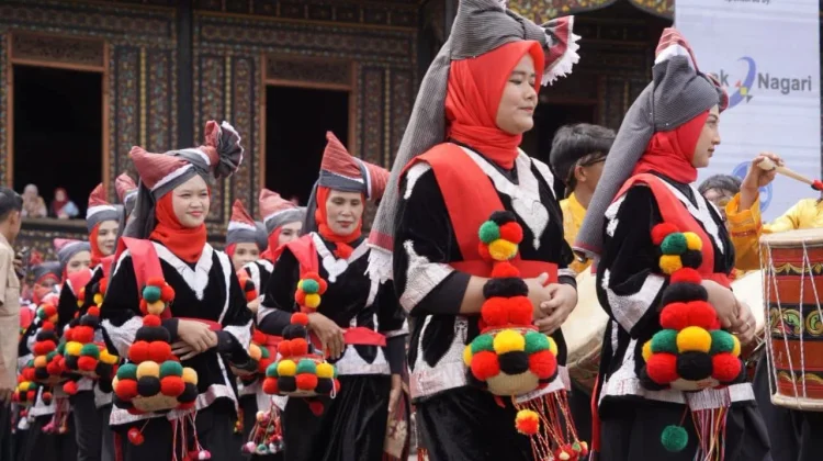 Baju Milik Jadi Magnet Festival Minangkabau 2026