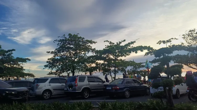 Liburan di Padang, Mari Tebak Plat Nomor Mobil