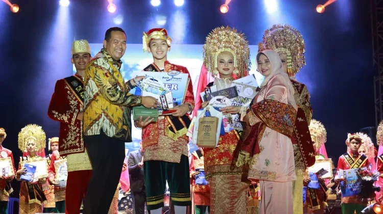 Shafira  dan Syatir Terpilih Sebagai Cik Uniang Cik Ajo Kota Pariaman 2026