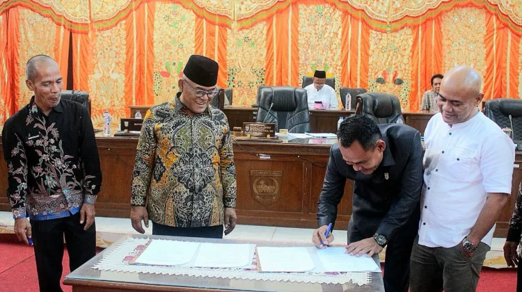 DPRD Pasaman Barat Sahkan Ranperda Pertanggungjawaban APBD 2025