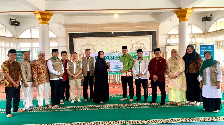 Ratusan Keluarga Padang Panjang Terima Bantuan Zakat Baznas