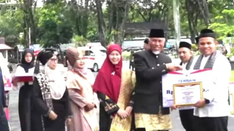 Jadi Teladan, Marwansyah Raih Penghargaan ASN Model Ketahanan Keluarga